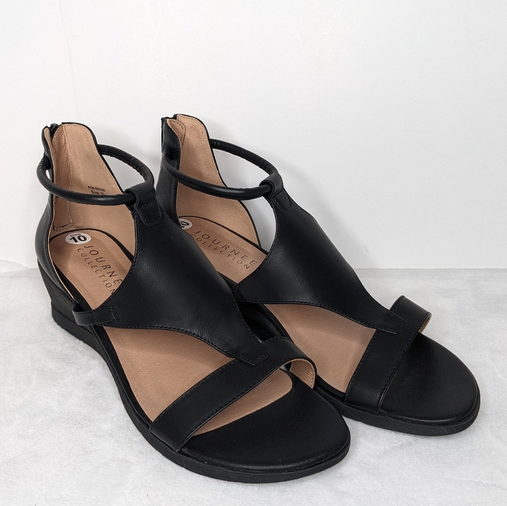 JOURNEE COLLECTION Trayle Wedge Sandals